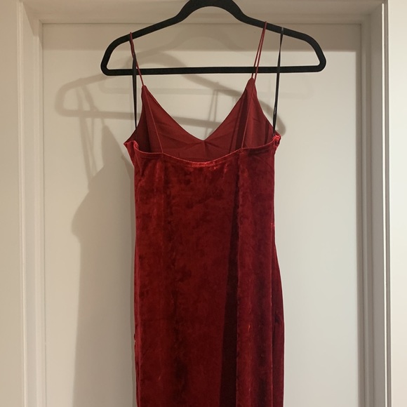 Velvet Midi Bodycon Dress - Picture 7 of 9
